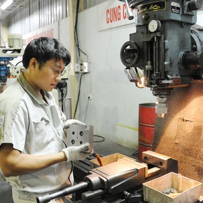 Công nhân công nghiệp 8